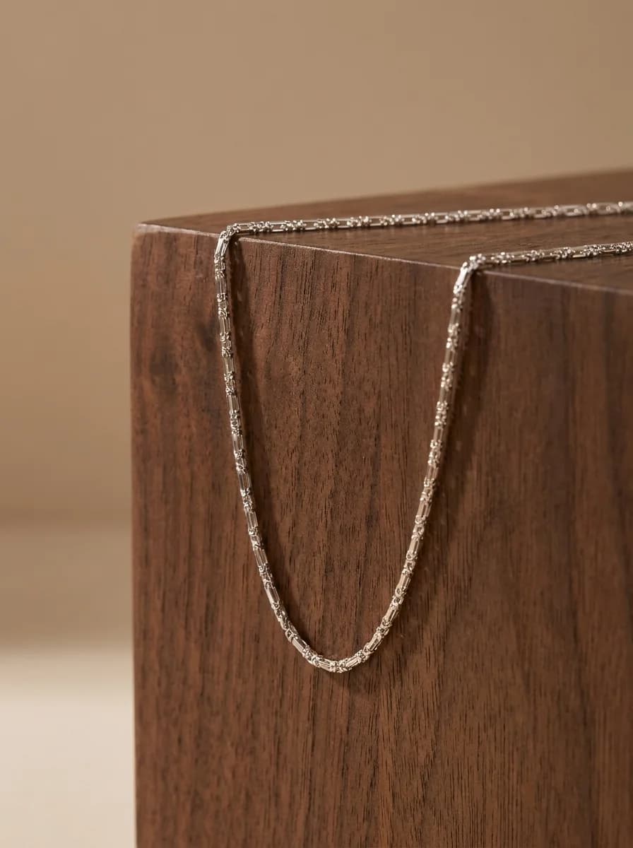 Elegant Textured Silver Chain Necklace