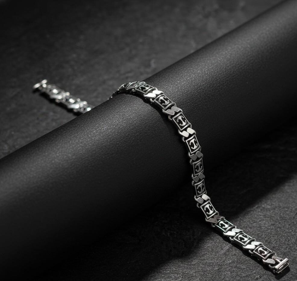 StainlessSteelSilverPlatedFancyBracelet879